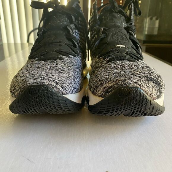 NIKE Lebron 17 “In the Arena” BQ3177-002 Basketball Shoes Size 11 - Picture 2 of 13